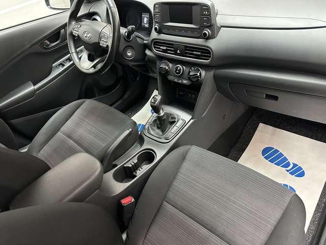 Hyundai KONA Select 2WD 