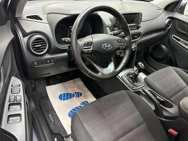 Hyundai KONA Select 2WD 