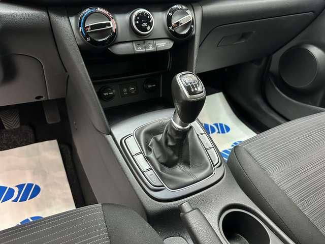 Hyundai KONA Select 2WD 
