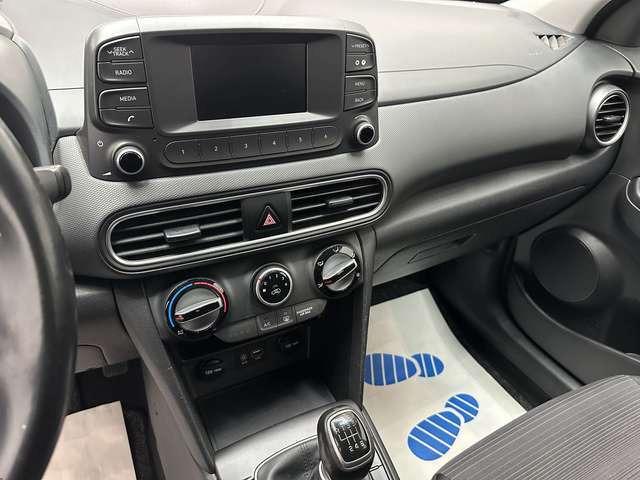 Hyundai KONA Select 2WD 