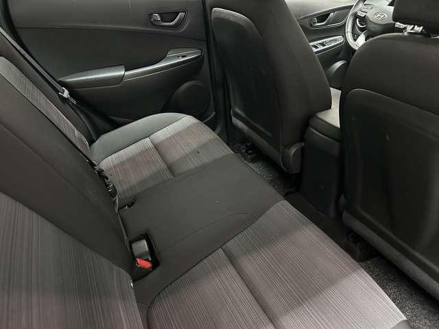 Hyundai KONA Select 2WD 