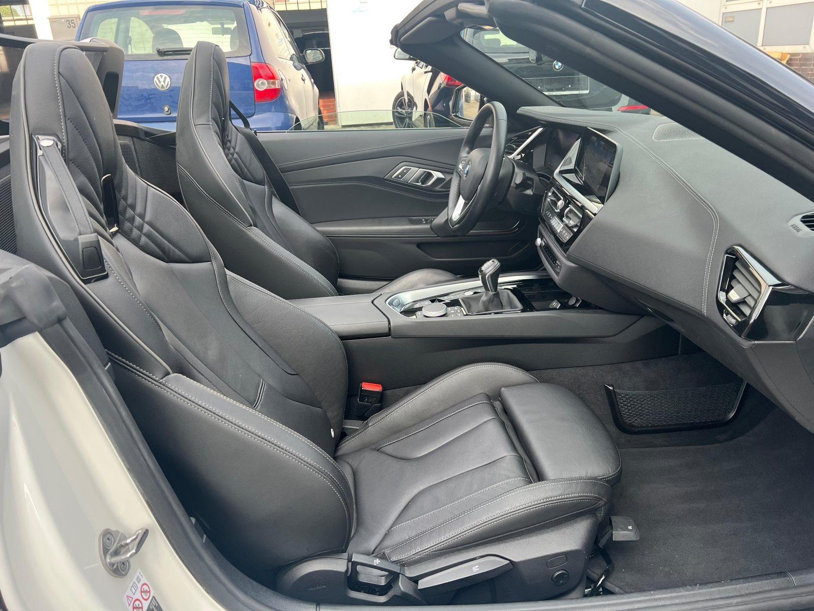 BMW Z4 sDrive20i Sport Line HiFi LED Navi SHZ PDC