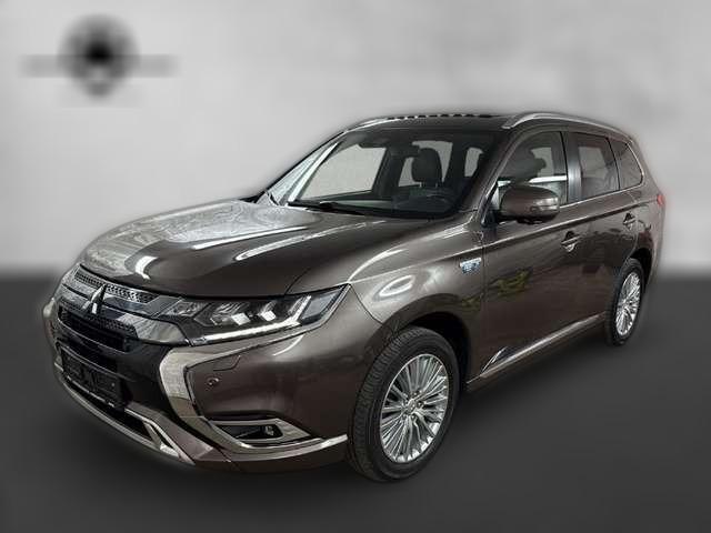 Mitsubishi Outlander 2.4 Plug-in Hybrid 4WD TOP LEDER LED