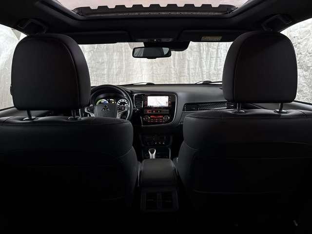 Mitsubishi Outlander 2.4 Plug-in Hybrid 4WD TOP LEDER LED