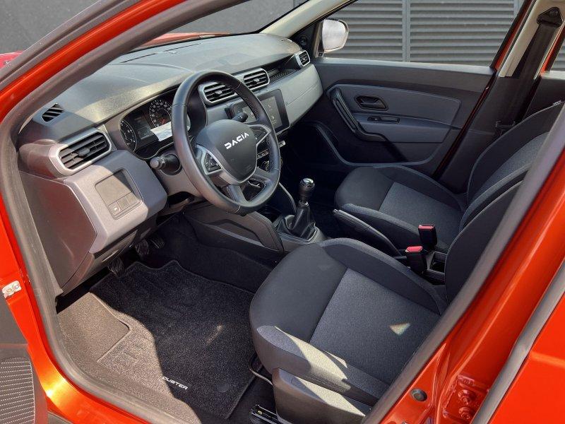 Dacia Duster TCe 100 ECO-G Essential+AHK+8-fach bereift