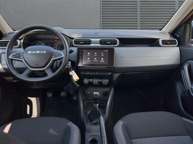Dacia Duster TCe 100 ECO-G Essential+AHK+8-fach bereift