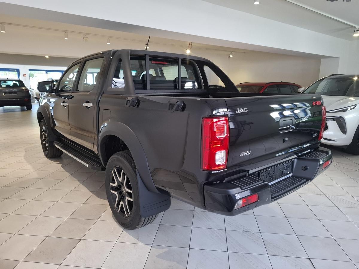 JAC T8 Pro 4x4 2.4L MT Doka Black Edition