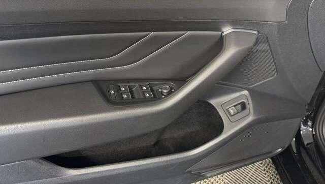 Volkswagen Passat Variant Passat Var. 2.0 TDI Elegance LED*NAVI*AHK*ACC*