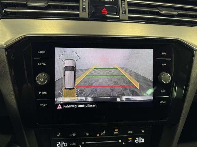 Volkswagen Passat Variant Passat Var. 2.0 TDI Elegance LED*NAVI*AHK*ACC*