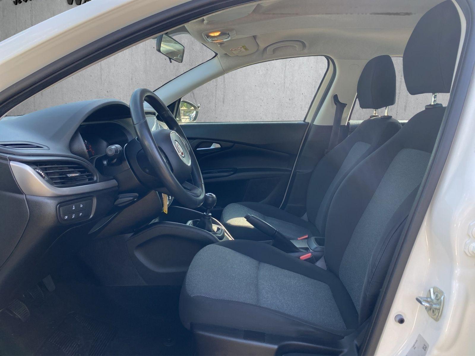 Fiat Tipo (357) Hatchback Street