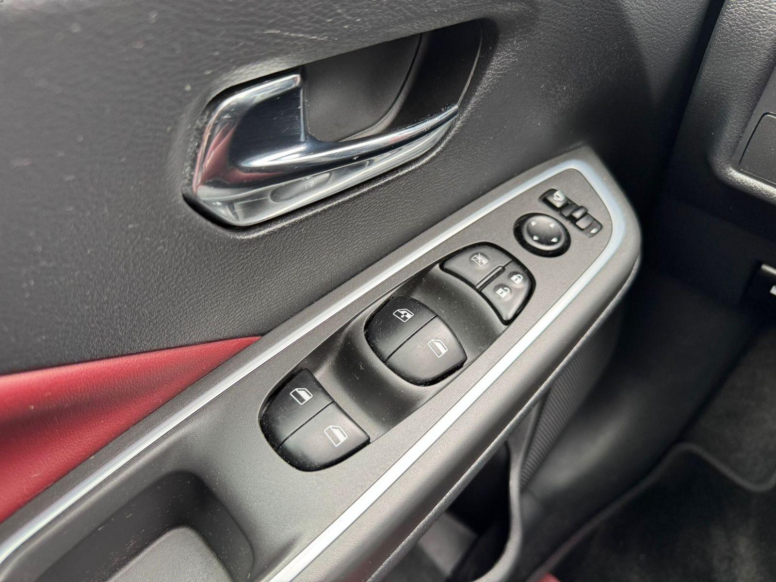 Nissan Micra Tekna/LED/Leder/Navi/Bose/17