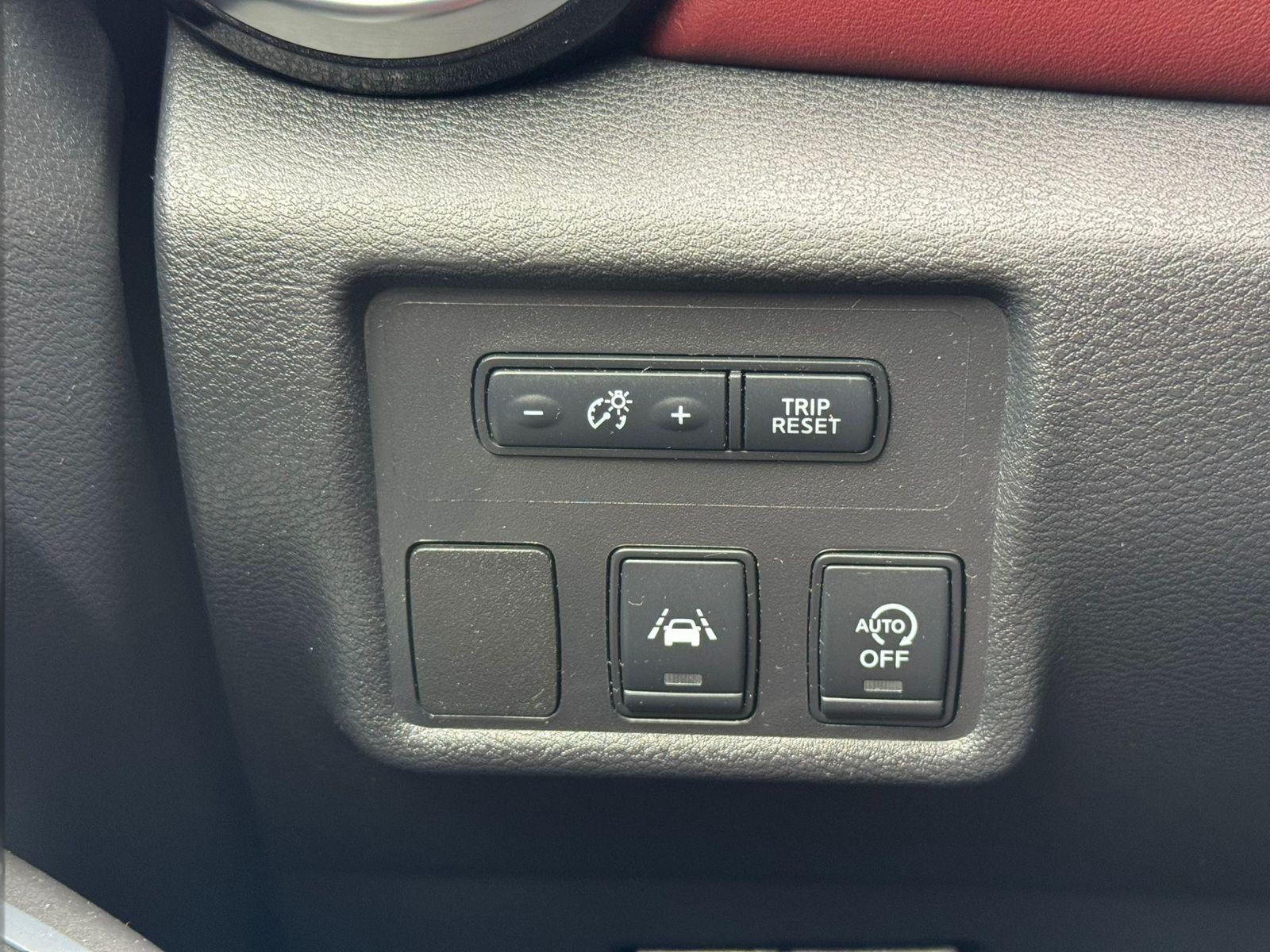 Nissan Micra Tekna/LED/Leder/Navi/Bose/17