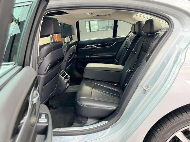 BMW 740 d |NAVI|MASSAGE|SHZ|KAM|WLAN|HUD|AHK||SD|