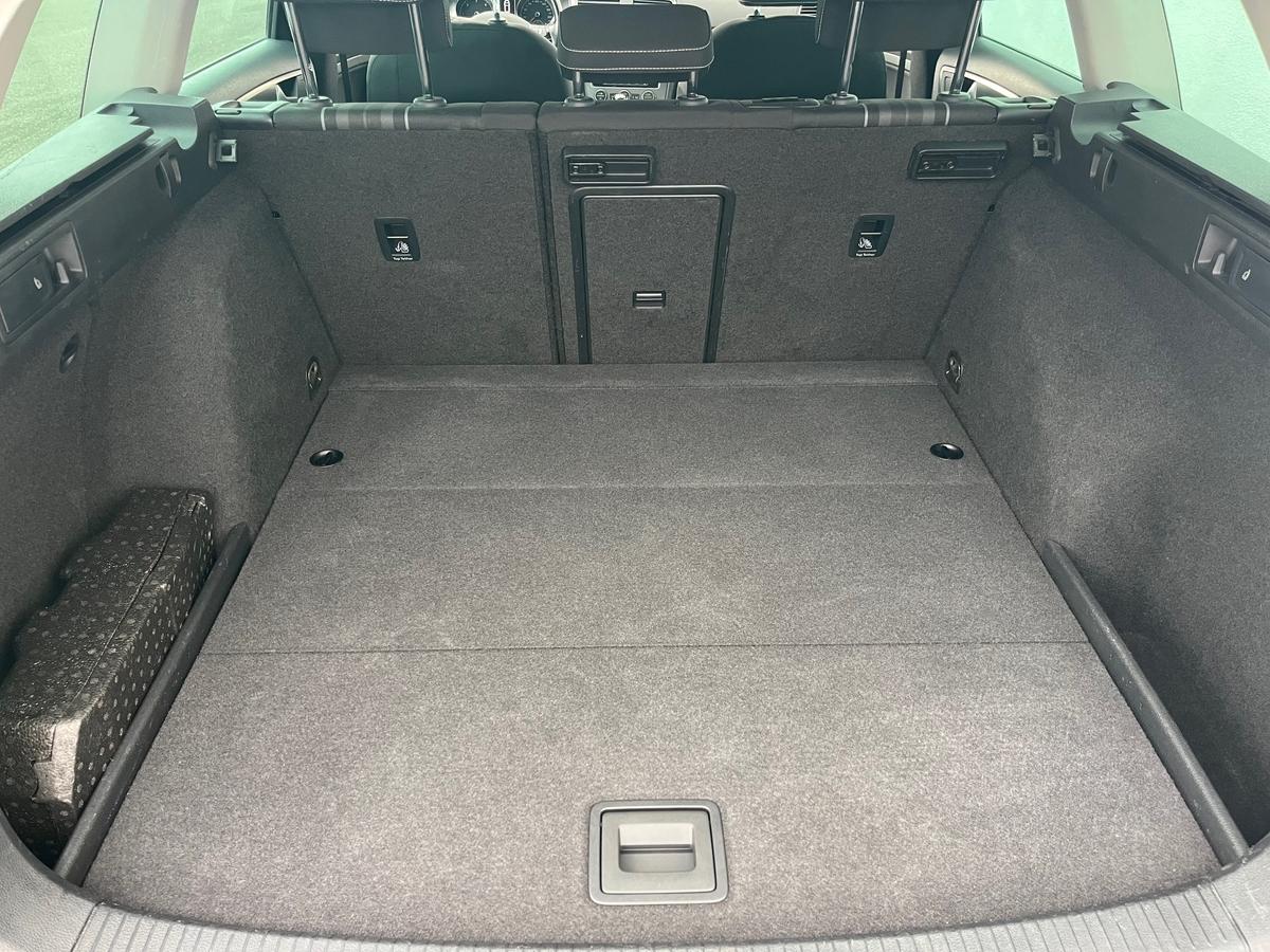 Volkswagen Golf Variant Golf VII Variant 1.6 TDI Lounge NAVI PDC TEMPO 