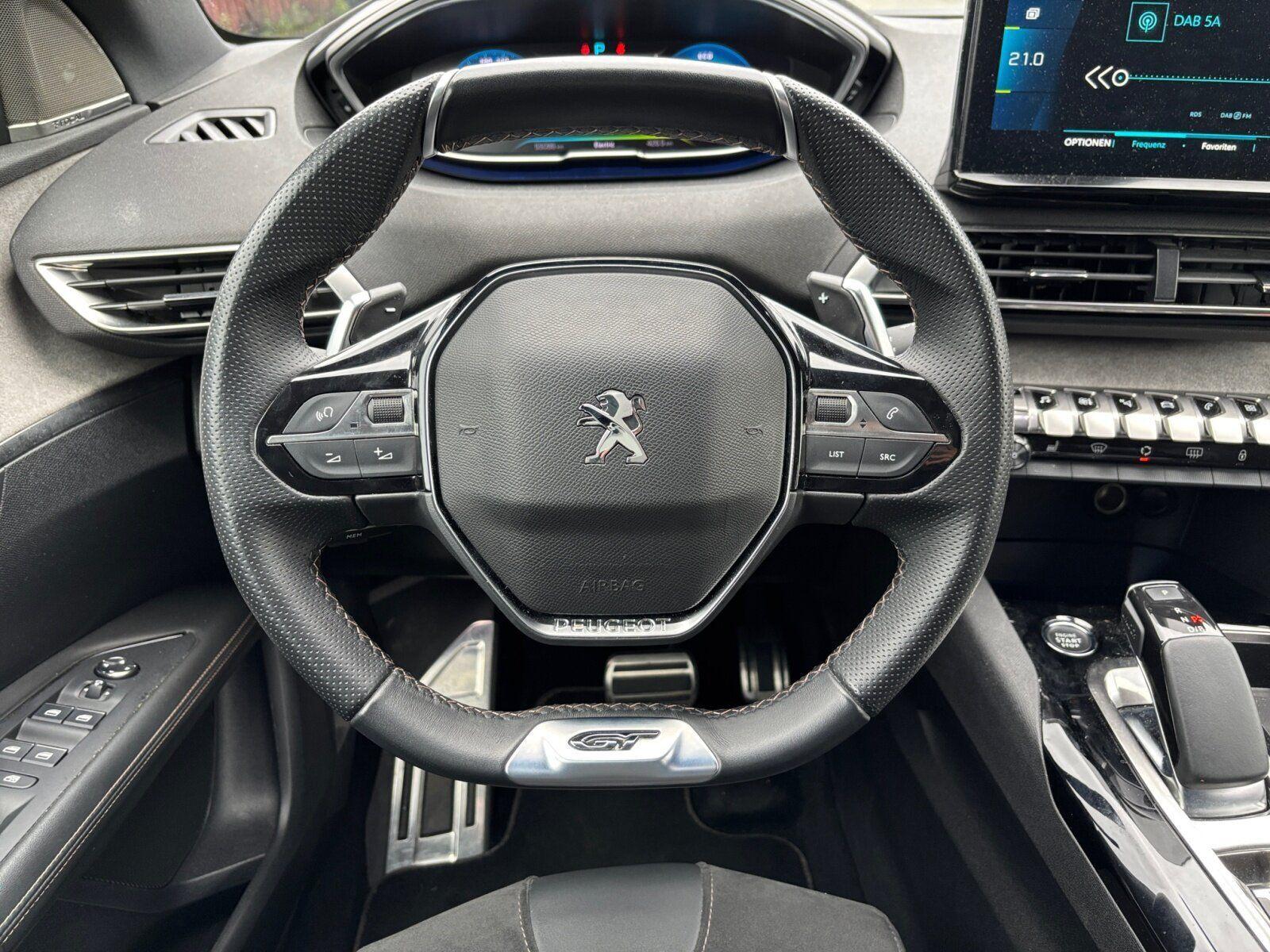 Peugeot 3008 GT ALLRAD PANO+AHK+RFK+MIRROR-SCREEN+NAVIBC