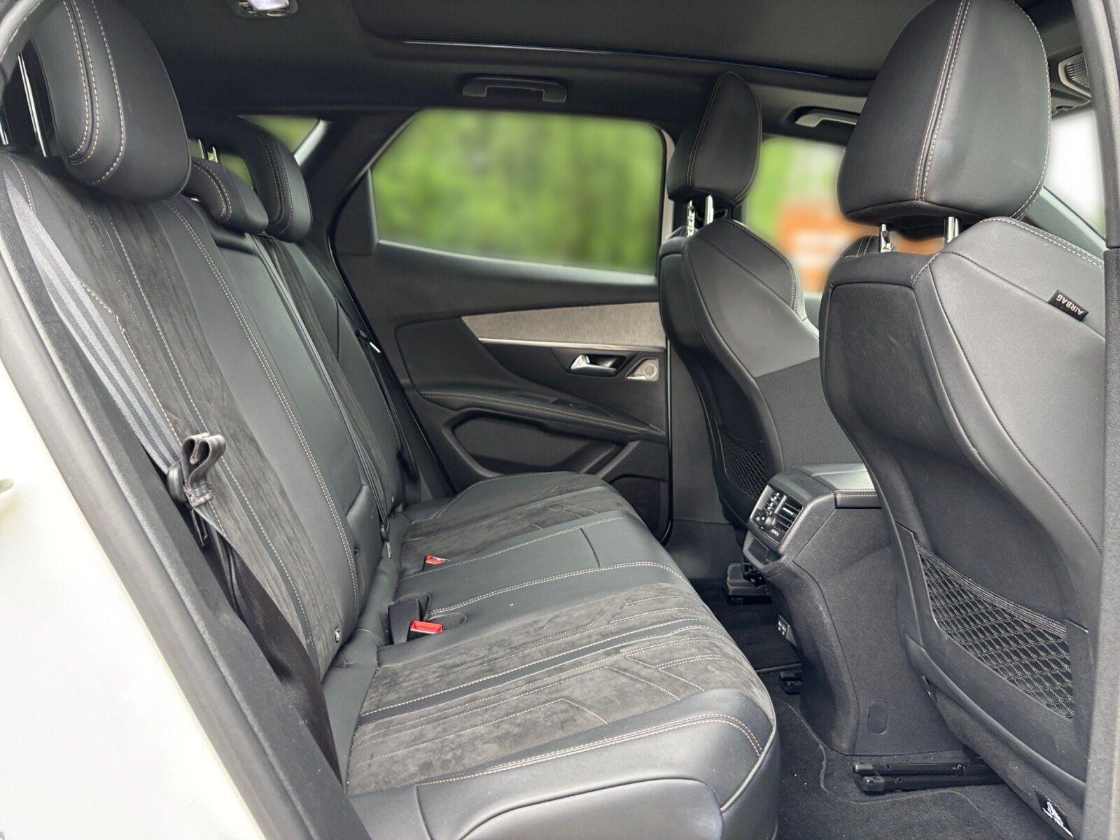 Peugeot 3008 GT ALLRAD PANO+AHK+RFK+MIRROR-SCREEN+NAVIBC
