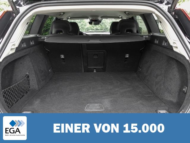 Volvo V60 Kombi Momentum Pro B4 Benzin EU6d Navi Leder Digitales Cockpit Memory Sitze 