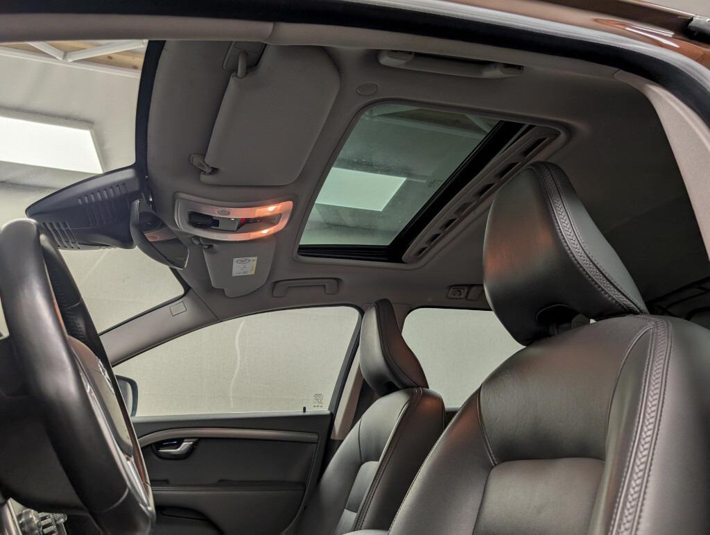 Volvo XC70 Summum 4x4+ACC+Bi-Xenon+Navi+Pano+Keyless
