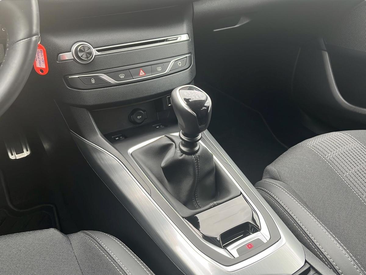 Peugeot 308 1.5 BlueHDi 130 SW Allure *Navi*SHZ*PDC*