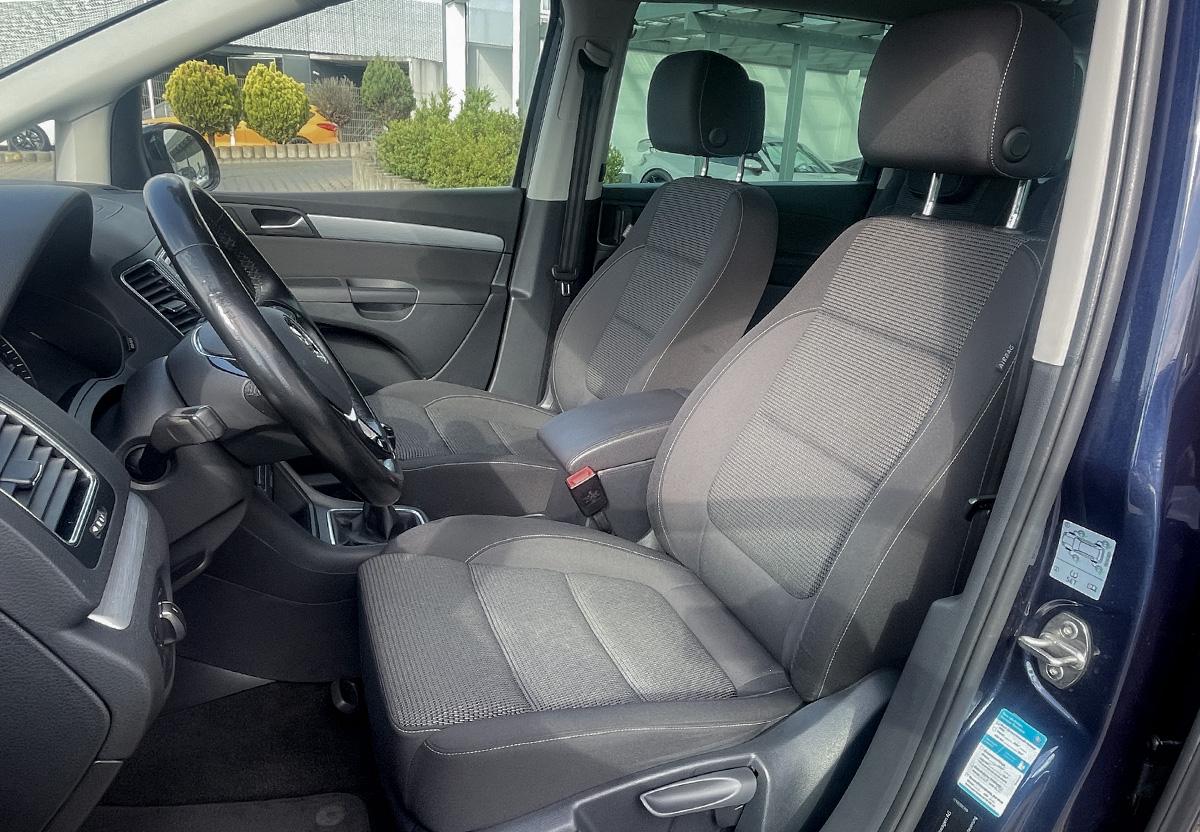 Volkswagen Sharan 2.0 TDI Comfortline SHZ 7 SITZE AHK NAVI PDC