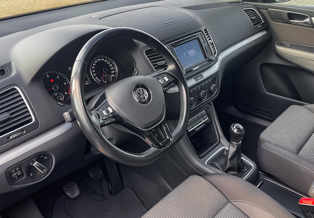 Volkswagen Sharan 2.0 TDI Comfortline SHZ 7 SITZE AHK NAVI PDC