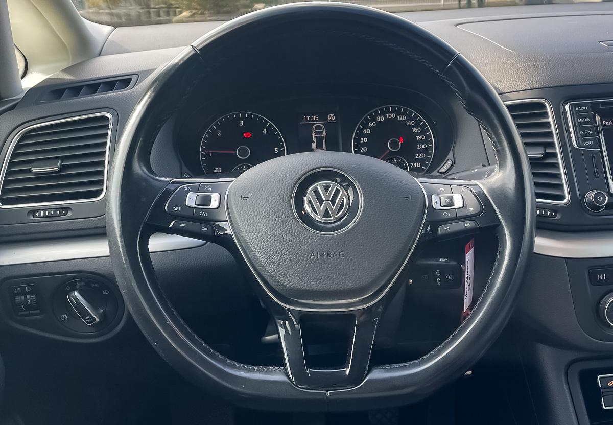 Volkswagen Sharan 2.0 TDI Comfortline SHZ 7 SITZE AHK NAVI PDC