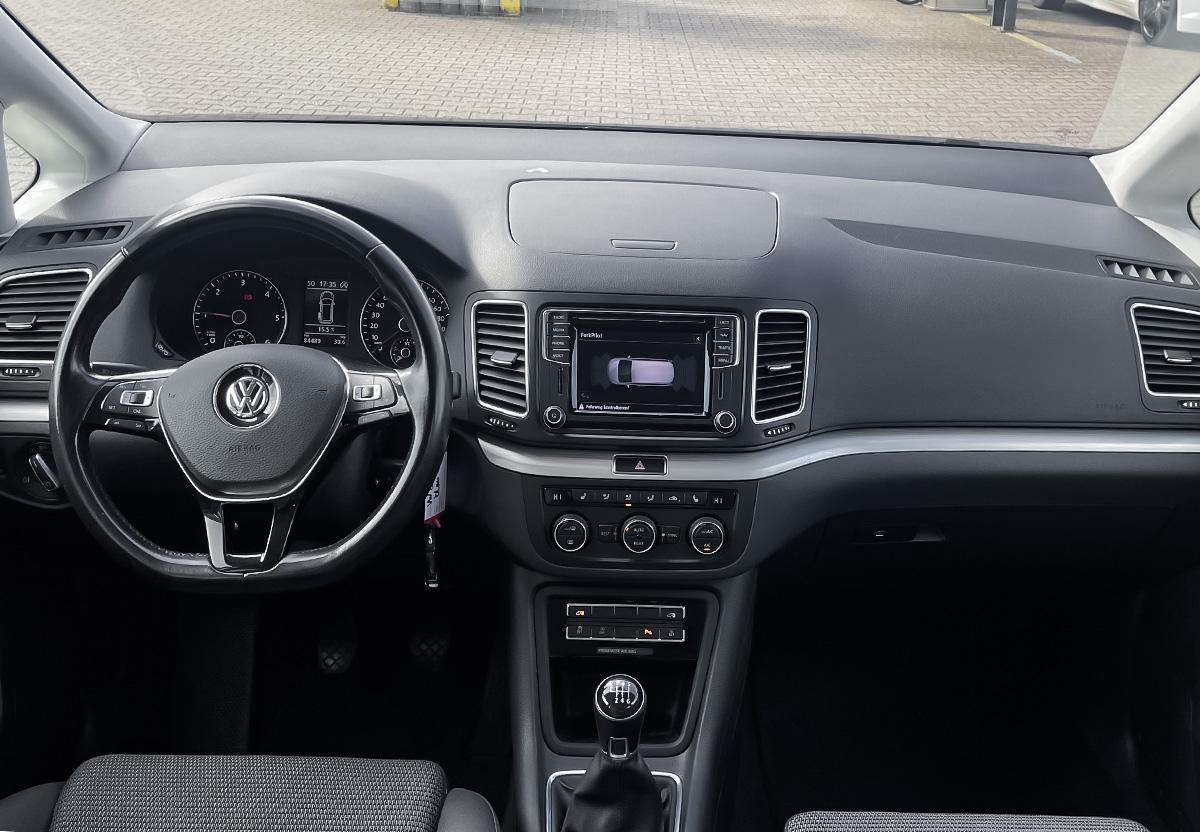 Volkswagen Sharan 2.0 TDI Comfortline SHZ 7 SITZE AHK NAVI PDC