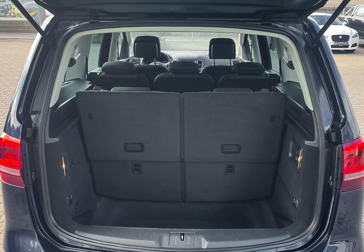 Volkswagen Sharan 2.0 TDI Comfortline SHZ 7 SITZE AHK NAVI PDC