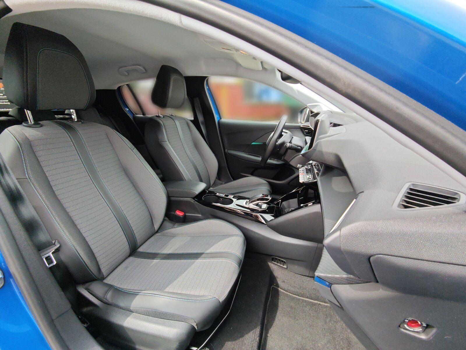 Peugeot 208 (e-) 136 Allure Pack SITZH+TYP2-STECKER+RFK