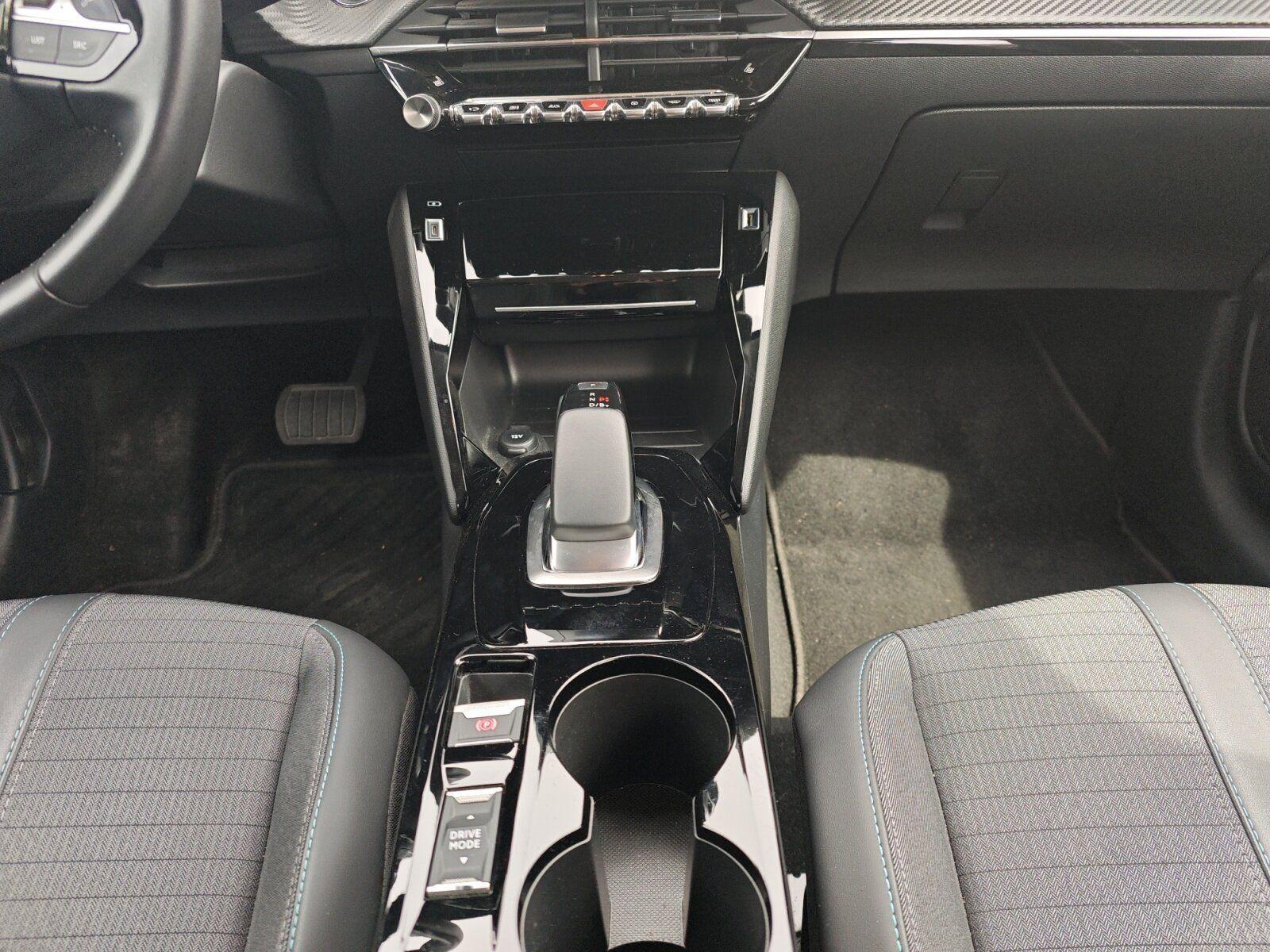 Peugeot 208 (e-) 136 Allure Pack SITZH+TYP2-STECKER+RFK
