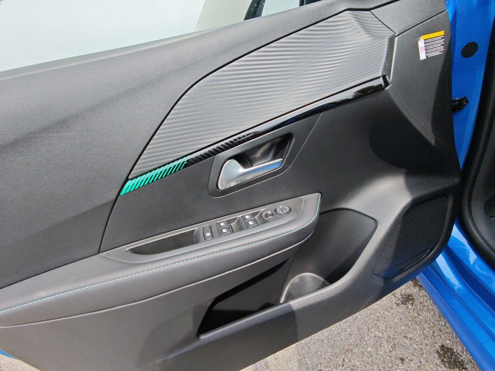Peugeot 208 (e-) 136 Allure Pack SITZH+TYP2-STECKER+RFK