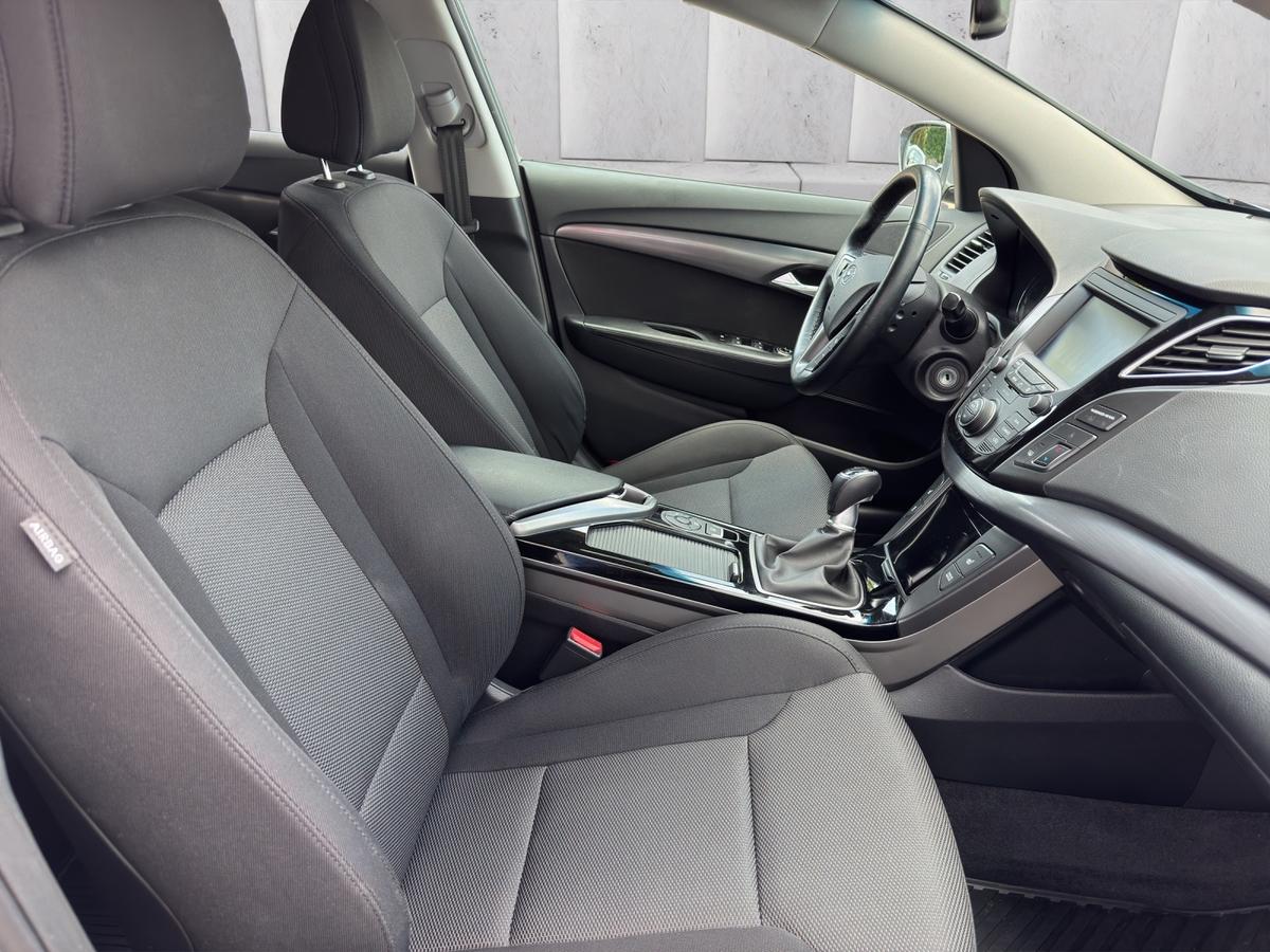 Hyundai i40 Kombi Trend 1.6 i Navi*Sitzhzg*PDC