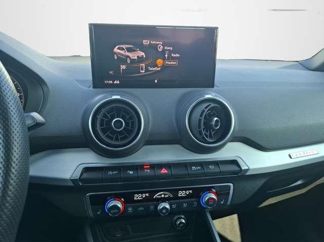 Audi Q2 quattro sport 40 TFSi / S-TRONIC / S-LINE / HEAD-U