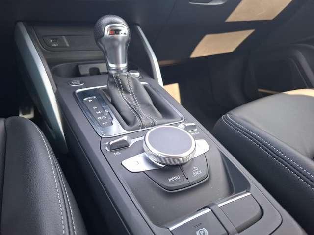Audi Q2 quattro sport 40 TFSi / S-TRONIC / S-LINE / HEAD-U