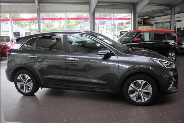 Kia Niro e-Niro 64 kWh Spirit (3 Phasen Lader, AHK)