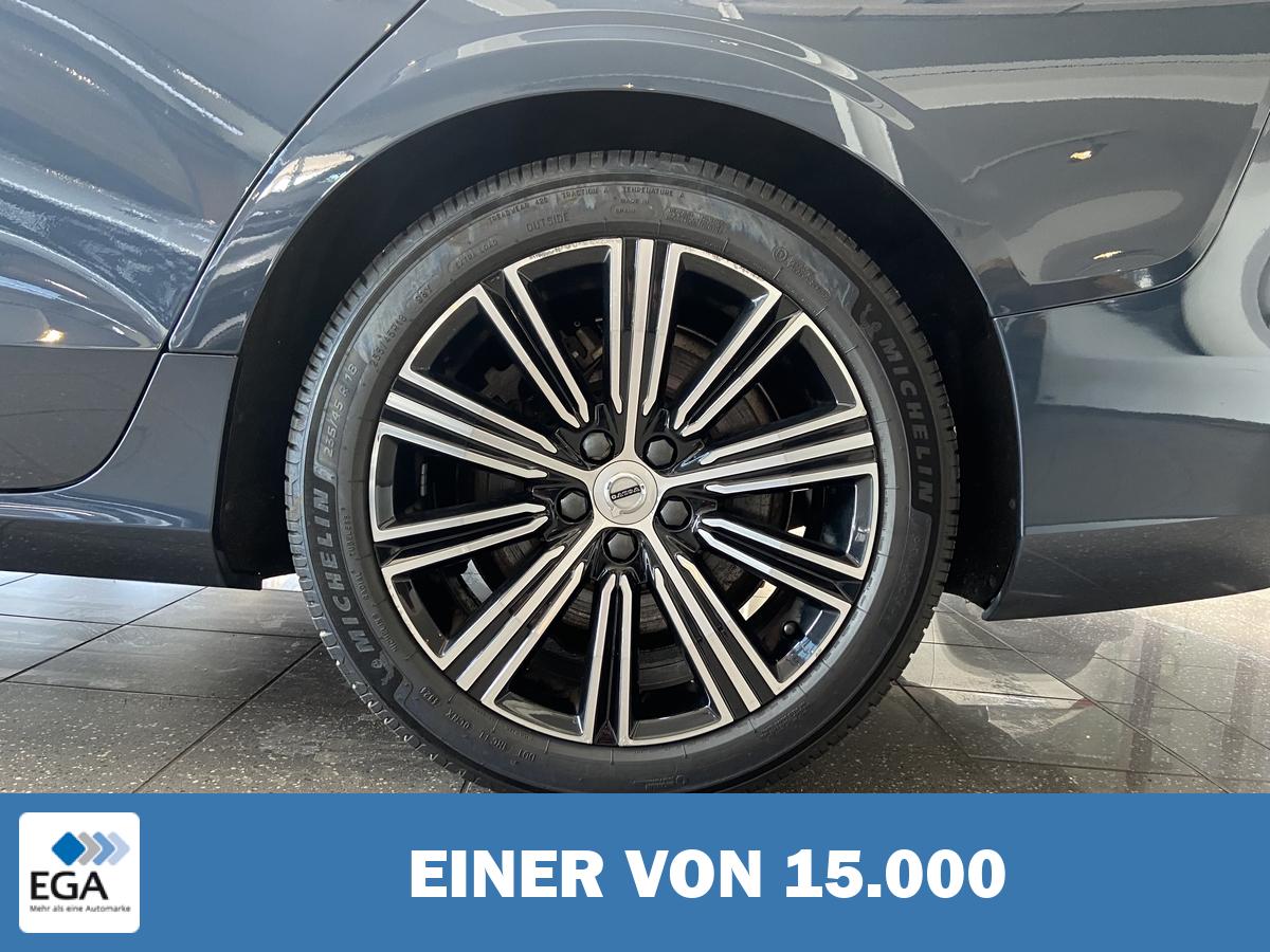 Volvo V60  T6 Plus Bright Recharge AWD LED Pano AHK RCam