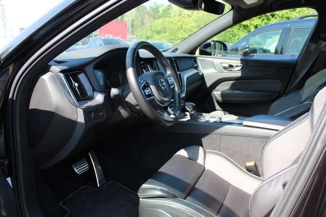 Volvo XC60 R Design 2WD