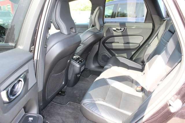 Volvo XC60 R Design 2WD