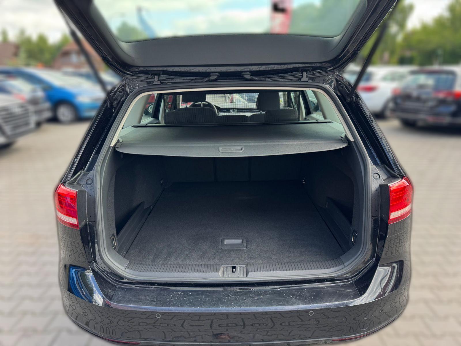 Volkswagen Passat Variant MFL Klima SHZ PDC TOP