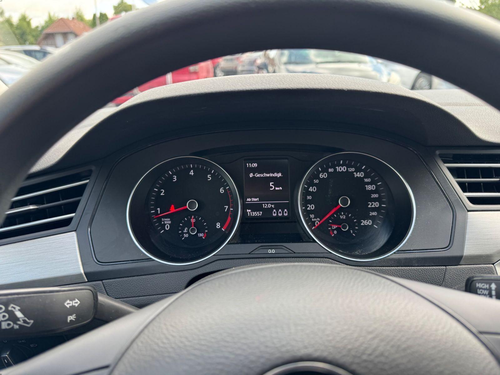 Volkswagen Passat Variant MFL Klima SHZ PDC TOP