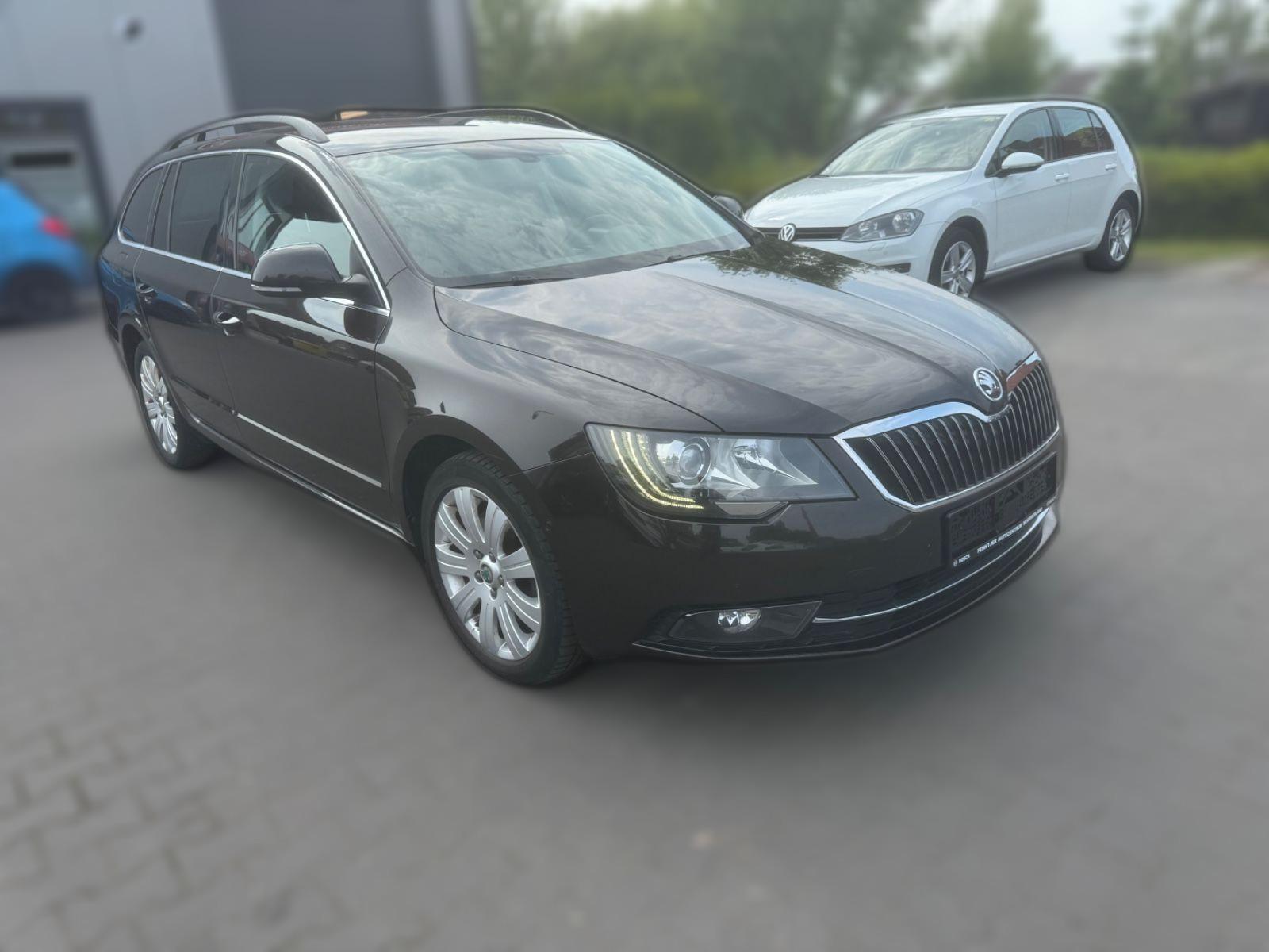 Skoda Superb Combi Exclusive KeyLess Navi Temp PDC TOP