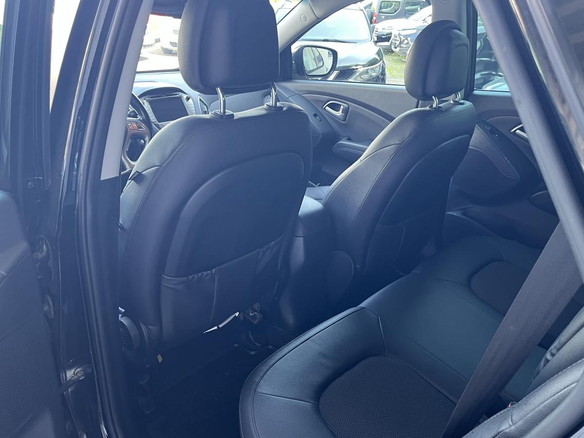 Hyundai ix35 2.0 STYLE  AWD KLIMA ALU CAMERA PDC SHZ XENON NAVI 