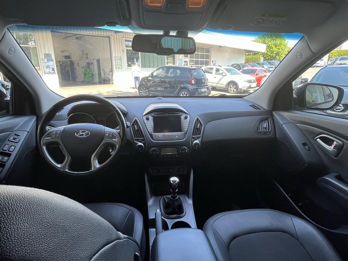 Hyundai ix35 2.0 STYLE  AWD KLIMA ALU CAMERA PDC SHZ XENON NAVI 