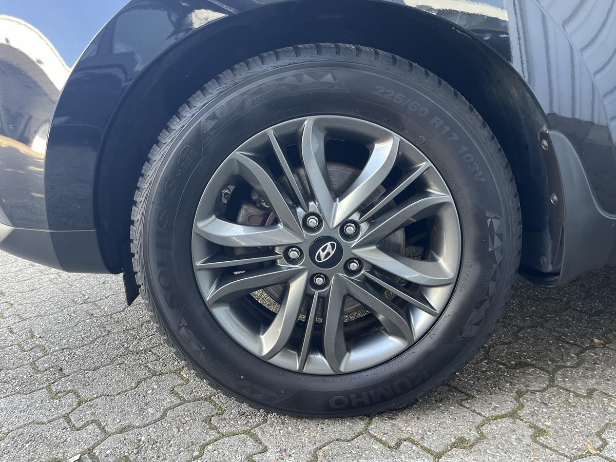Hyundai ix35 2.0 STYLE  AWD KLIMA ALU CAMERA PDC SHZ XENON NAVI 