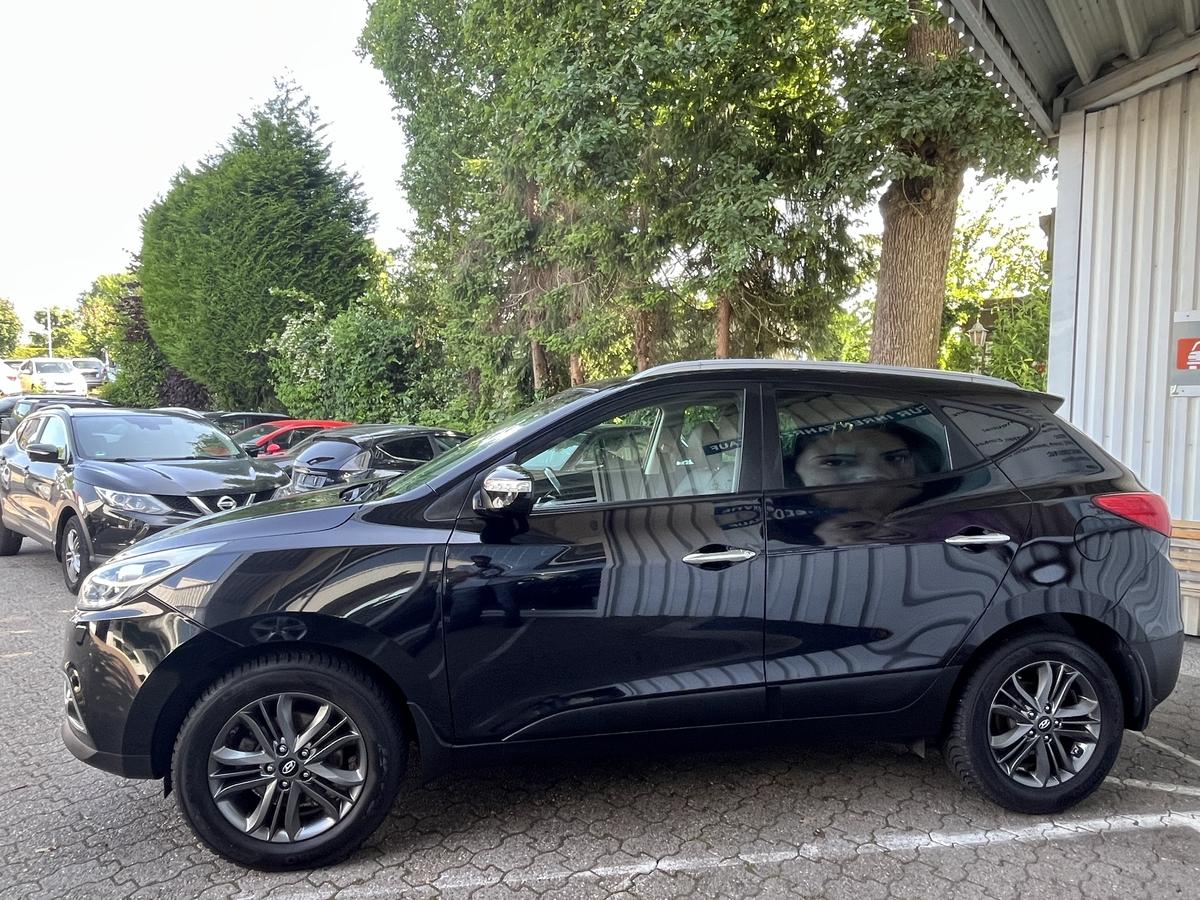 Hyundai ix35 2.0 STYLE  AWD KLIMA ALU CAMERA PDC SHZ XENON NAVI 