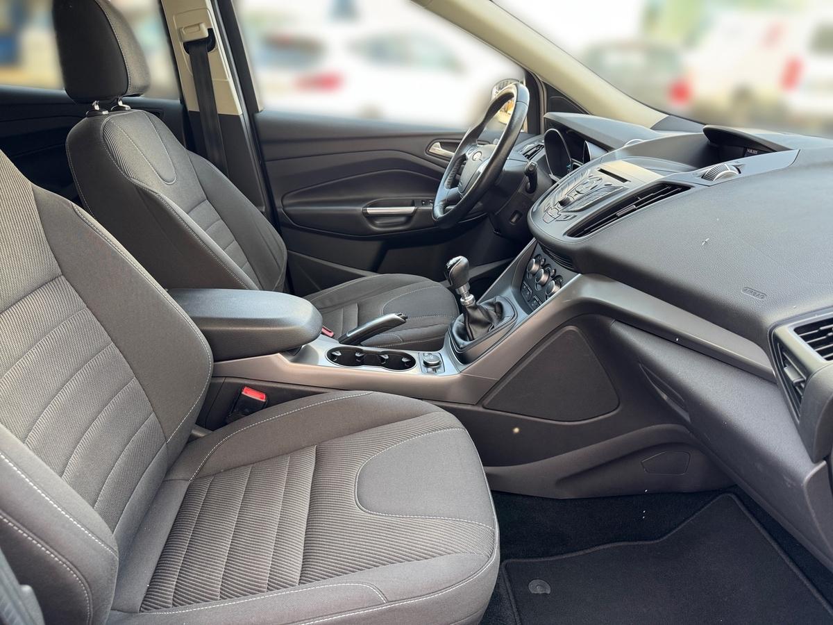 Ford Kuga 1.5 EcoBoost 4x2 Sync PANO