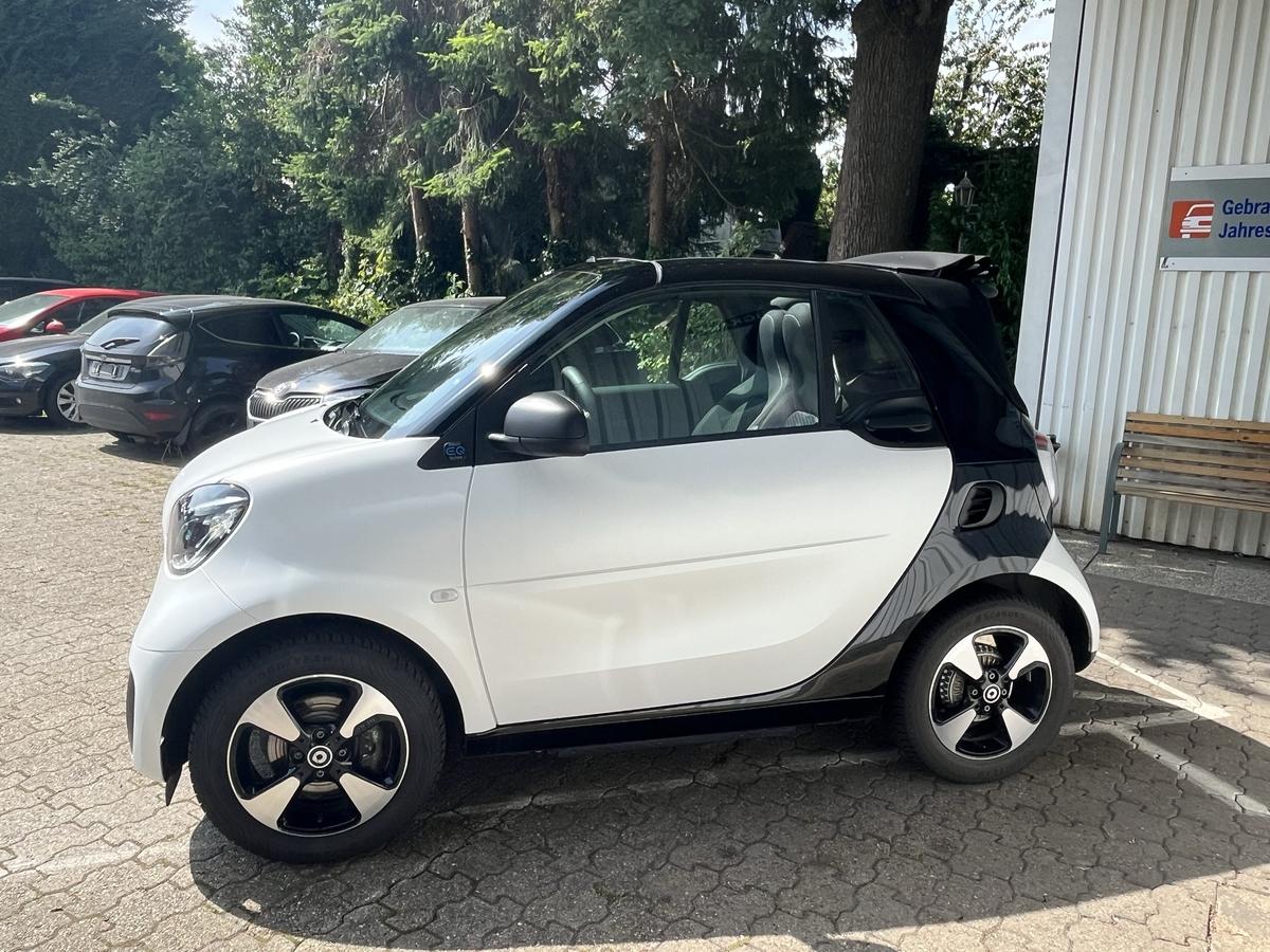 Smart ForTwo EQ cabrio*EXCLUSIVE*22kW*CAM*MEDIA*SHZ*ALLWETTER*LED*