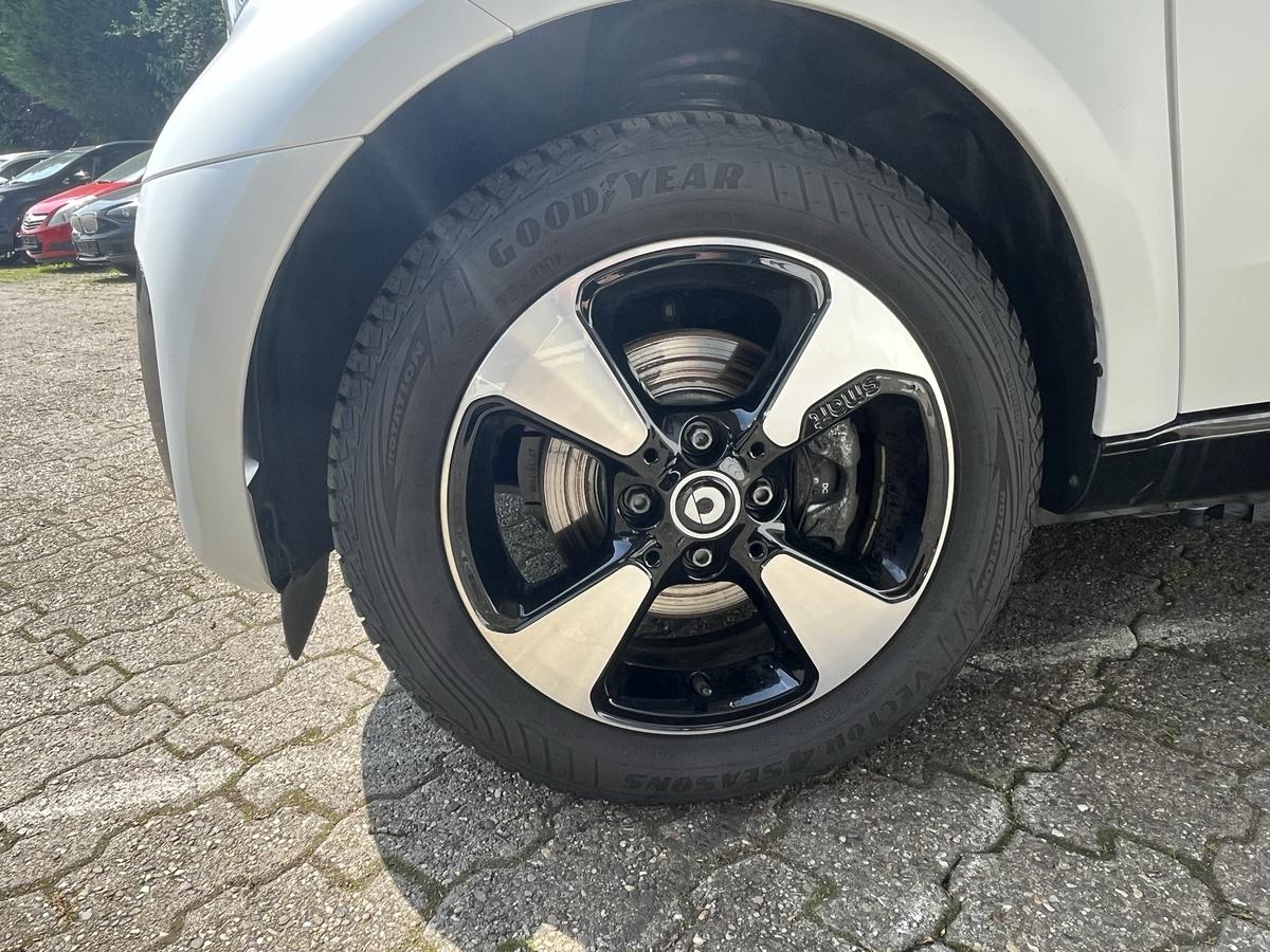 Smart ForTwo EQ cabrio*EXCLUSIVE*22kW*CAM*MEDIA*SHZ*ALLWETTER*LED*
