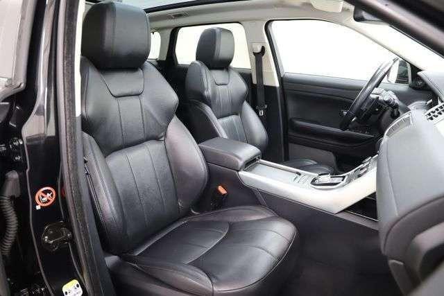 Land Rover Range Rover Evoque 2.0d 179PS 4x4 SE Pano 1Hand