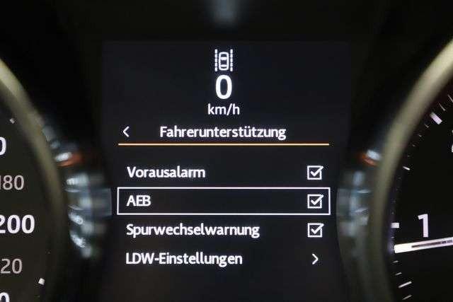 Land Rover Range Rover Evoque 2.0d 179PS 4x4 SE Pano 1Hand